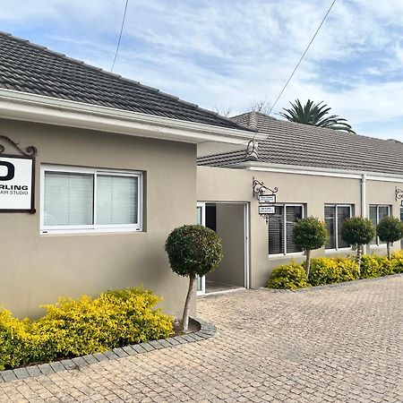 Somerset West Garden Apartments 2 ภายนอก รูปภาพ