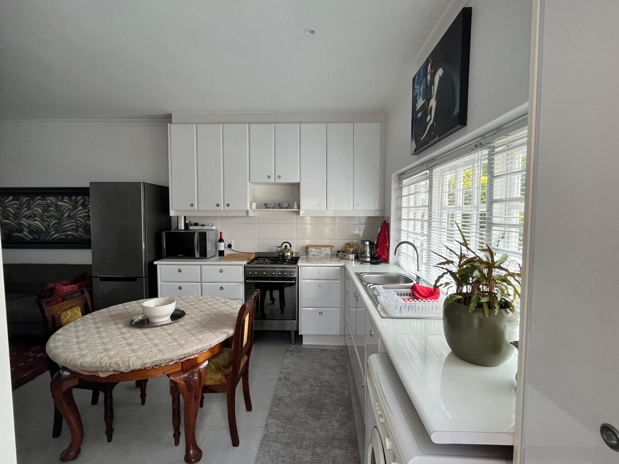 Somerset West Garden Apartments 2 ภายนอก รูปภาพ